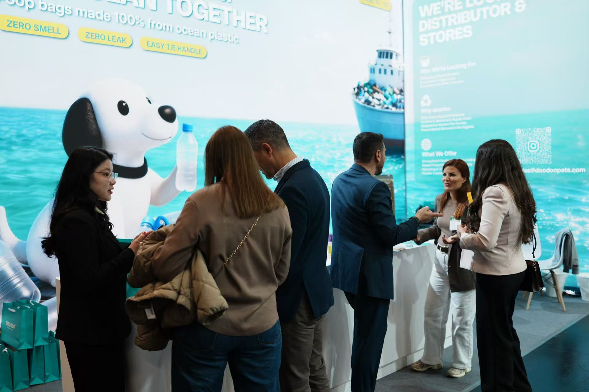 Stand de DeoDoo en Interzoo 2026 Núremberg — WE ARE CLEANING THE OCEAN TOGETHER